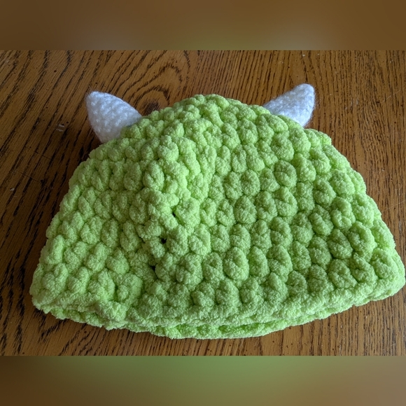 Disney Pixar Monsters inc. Mike Wazowzski hat beanie with 3D horns! 0-9 Months - Picture 3 of 4
